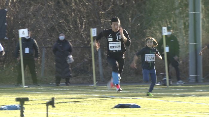 桐生祥秀 クリスマスに50m真剣勝負