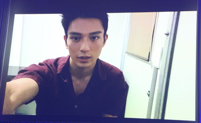 新田真剣佑の“撮影中のオフ時間” 山田涼介が語る「チャーミングな方」