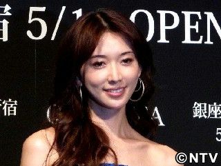 リン・チーリン、夏スタイルで美脚披露「ビキニは欠かせません」
