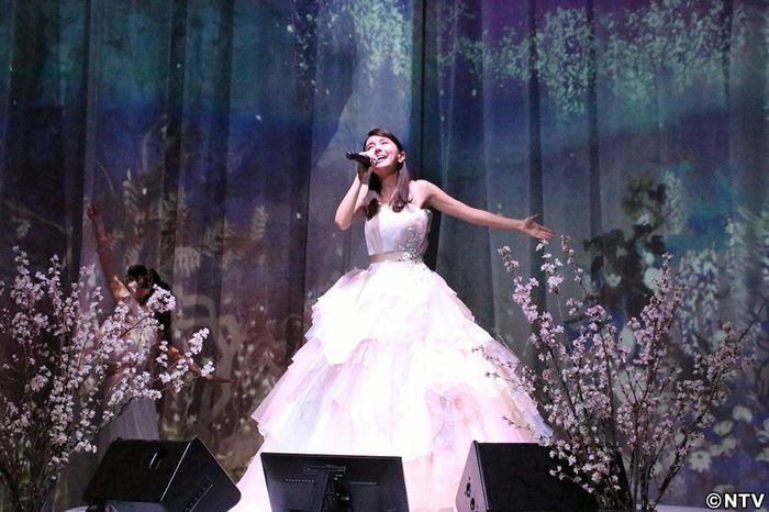 May J.アート展で歌唱「新しい感覚」