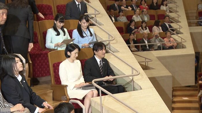 秋篠宮ご夫妻ら、コンサートに出席