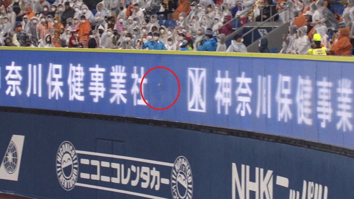 「牧だから予祝花火?」DeNA・牧秀悟フェンス直撃のツーベースヒットに花火が上がる