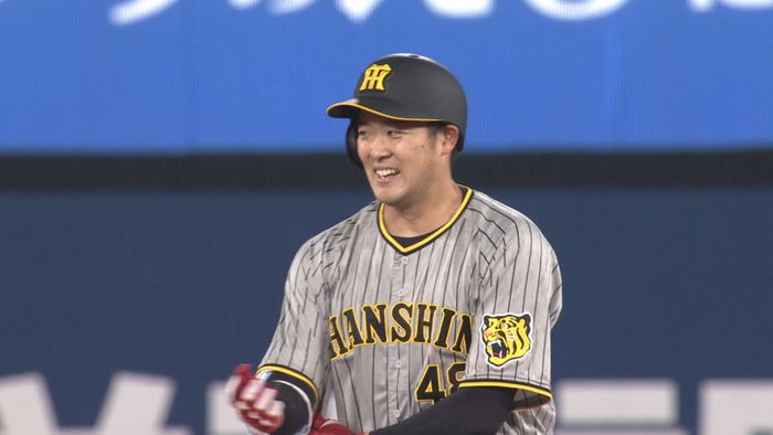 “二刀流?”阪神先発・齋藤友貴哉がツーベースヒット 熊谷の犠牲フライで先制に成功