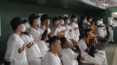 みんな整列してるのかわいすぎる ベンチの応援団がいま話題の巨人
