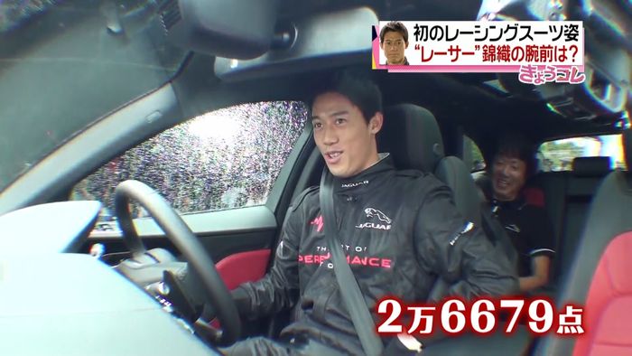錦織選手がレーサー姿で登場 運転の腕前は