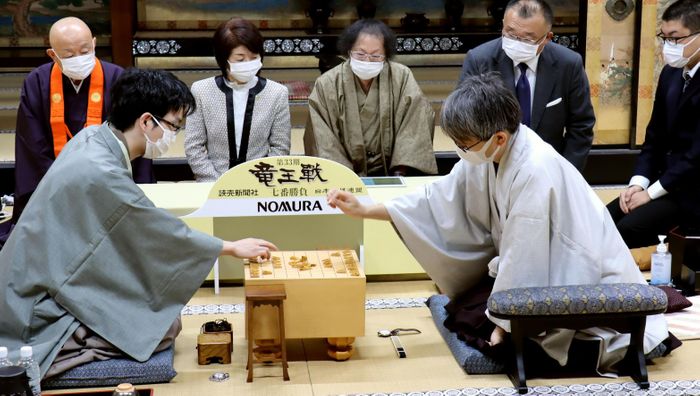 羽生九段 タイトル100期目指し第3局