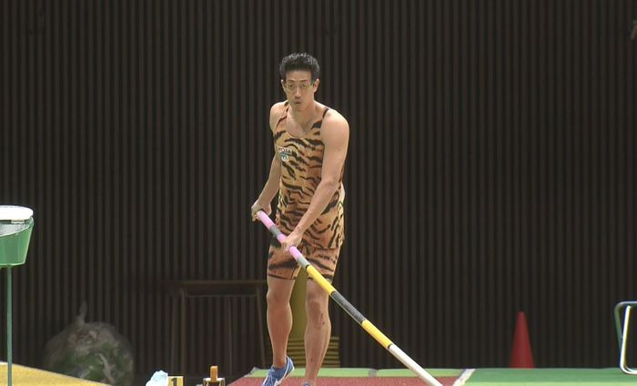 棒高跳 東京五輪代表・山本聖途 手作り全身トラ柄ユニホームで日本一「大阪ですし」