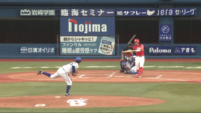 ファウル?ホームラン?広島・菊池涼介 思わず立ち尽くすも第3号2ランホームラン