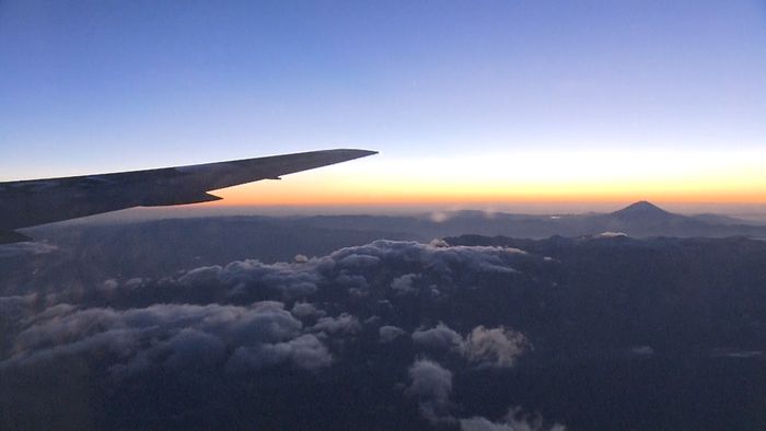 上空からご来光や富士山　初日の出フライト