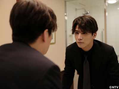 岩田剛典 鏡越し 4th写真集先行公開 岩田剛典 鏡越し 4th写真集先行公開