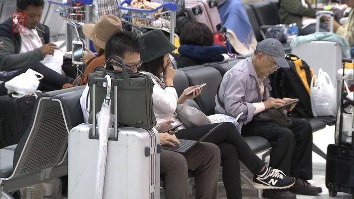 成田空港で利用者など約１５００人が滞留