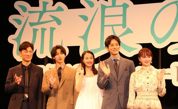 (左から)　李相日監督、横浜流星さん、広瀬すずさん、松坂桃李さん、多部未華子さん