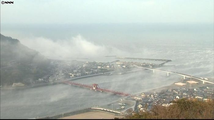 大気が霧となり流れる「肱川あらし」大洲市