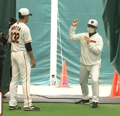 巨人 桑田コーチの注目は赤星優志と堀田賢慎 代名詞のカーブを伝授 あとは選手の美肌化にも一役