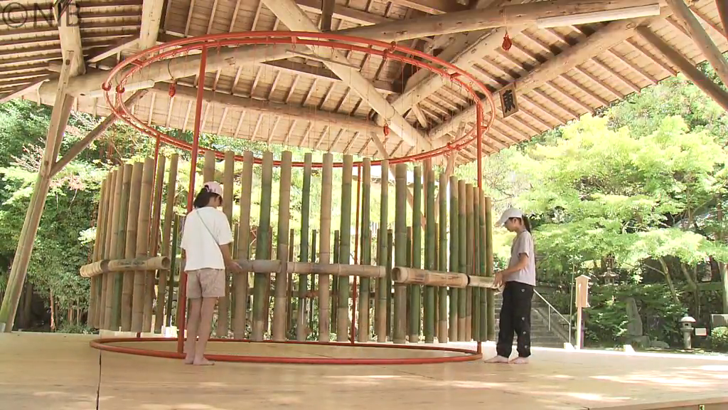 土俵が巨大な竹風鈴に!「コロンコロンと心地いい音色」神社と地域を