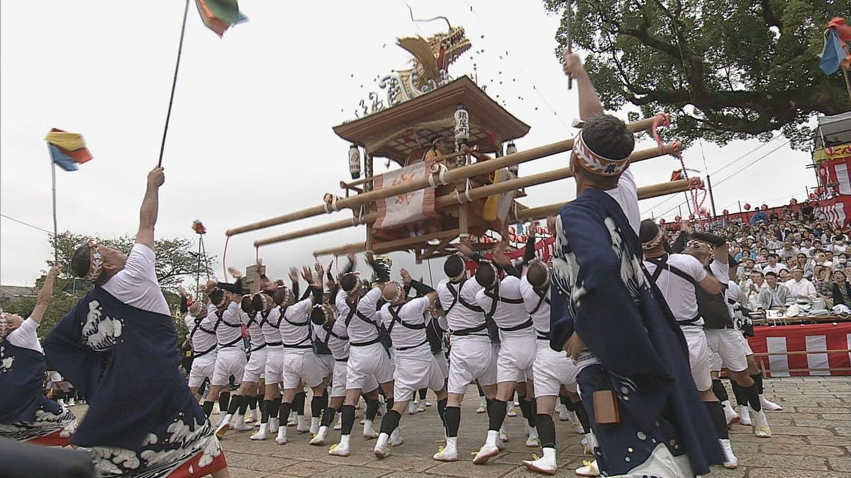 伝えたいのは “心意気”「銀屋町・鯱太鼓」据太鼓で目を覚ます “鯱” が天高く舞い上がる《長崎》