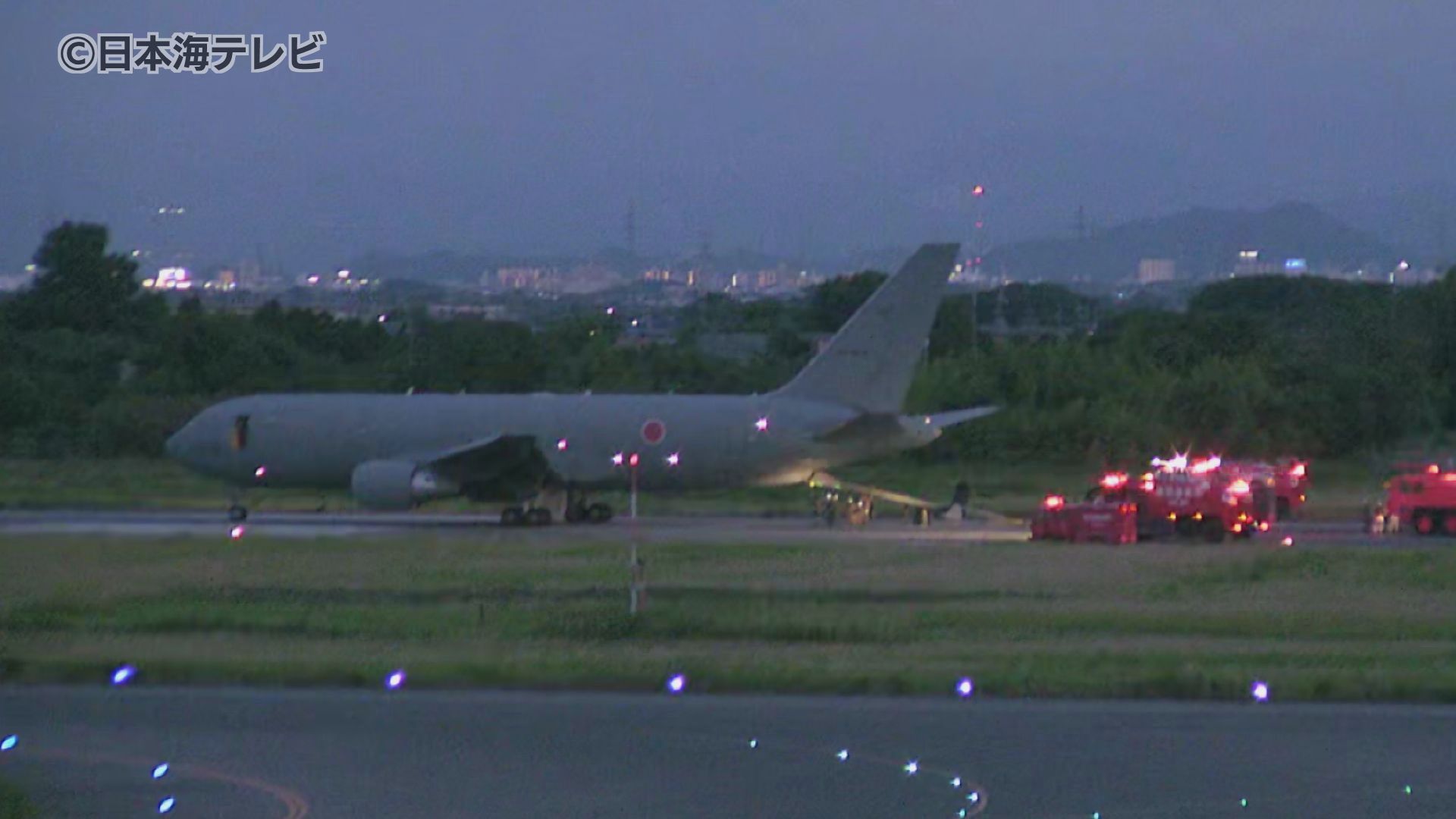 航空自衛隊美保基地の空中給油・輸送機「KC-46A」 機体トラブルで米子空港に緊急着陸 全日空の便に遅延が発生 鳥取県（2024年8月6日掲載）｜日本海テレビNEWS  NNN