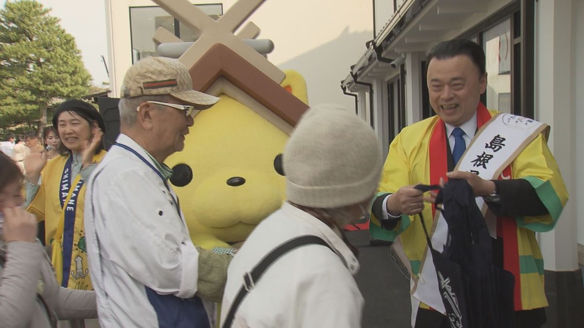 島根県物産観光館がリニューアルオープン　県内でつくられた特産品や農産物が勢ぞろい　多くの買い物客の拠点へ　松江市