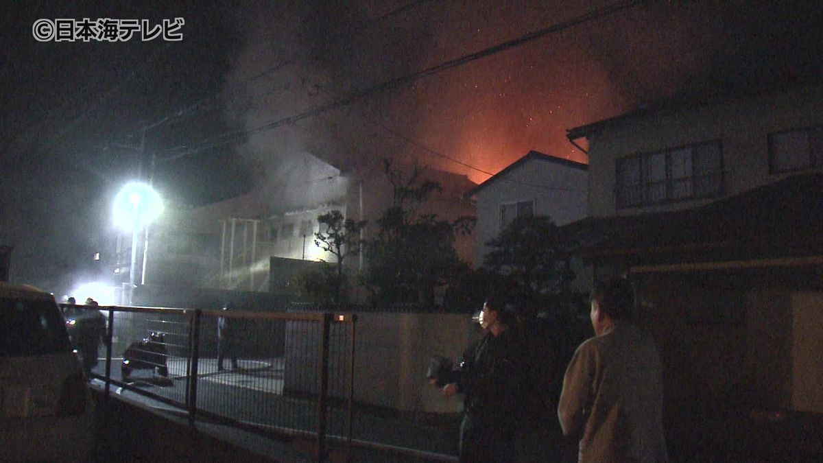 住宅を全焼する火災１人遺体で発見　島根県松江市