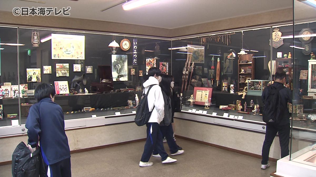 昭和100年節目の年　昭和の雰囲気を感じる昭和レトロなおもちゃ･日用品展が開催　鳥取県米子市