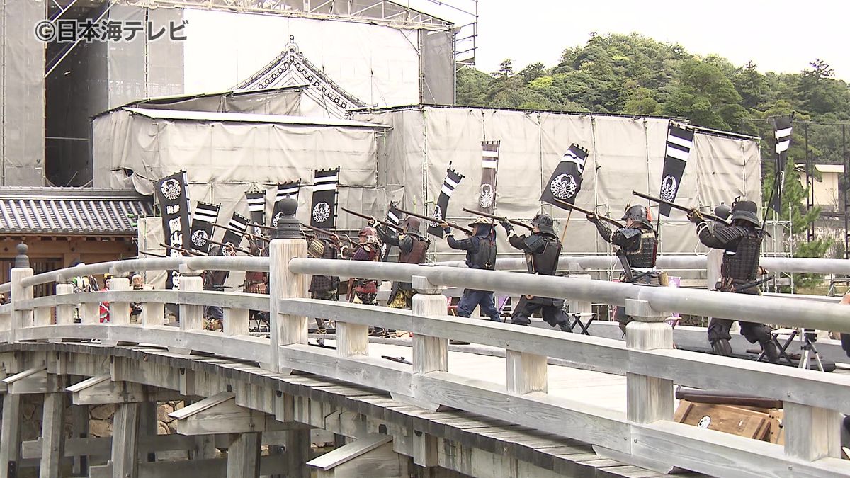 火縄銃に甲冑も登場！鳥取城跡でお城まつり開催