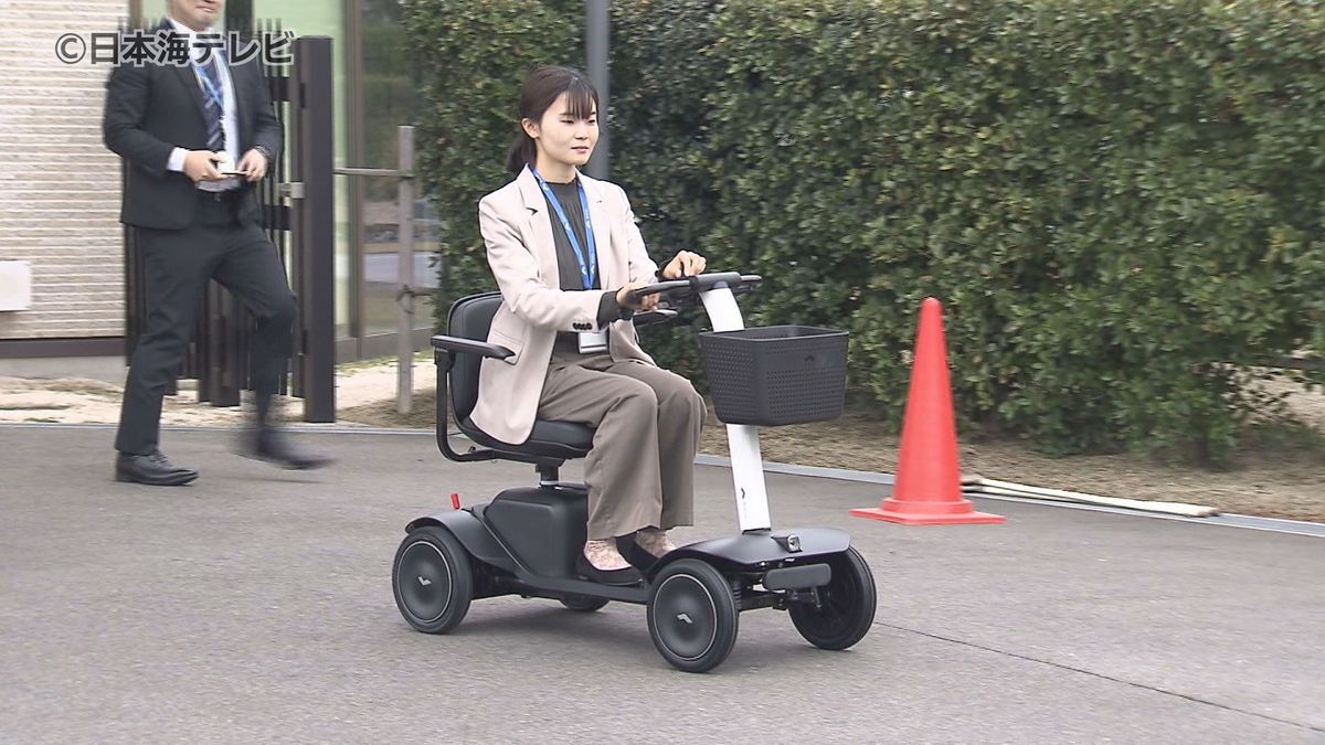 地域課題の解決につながるか　自動車免許が不要な車・小型モビリティ発表試乗会　島根県安来市