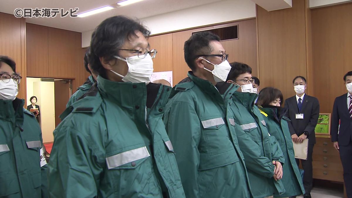 石川県金沢市で住宅の被害認定などを行う予定　島根県の県職員が支援活動へ出発