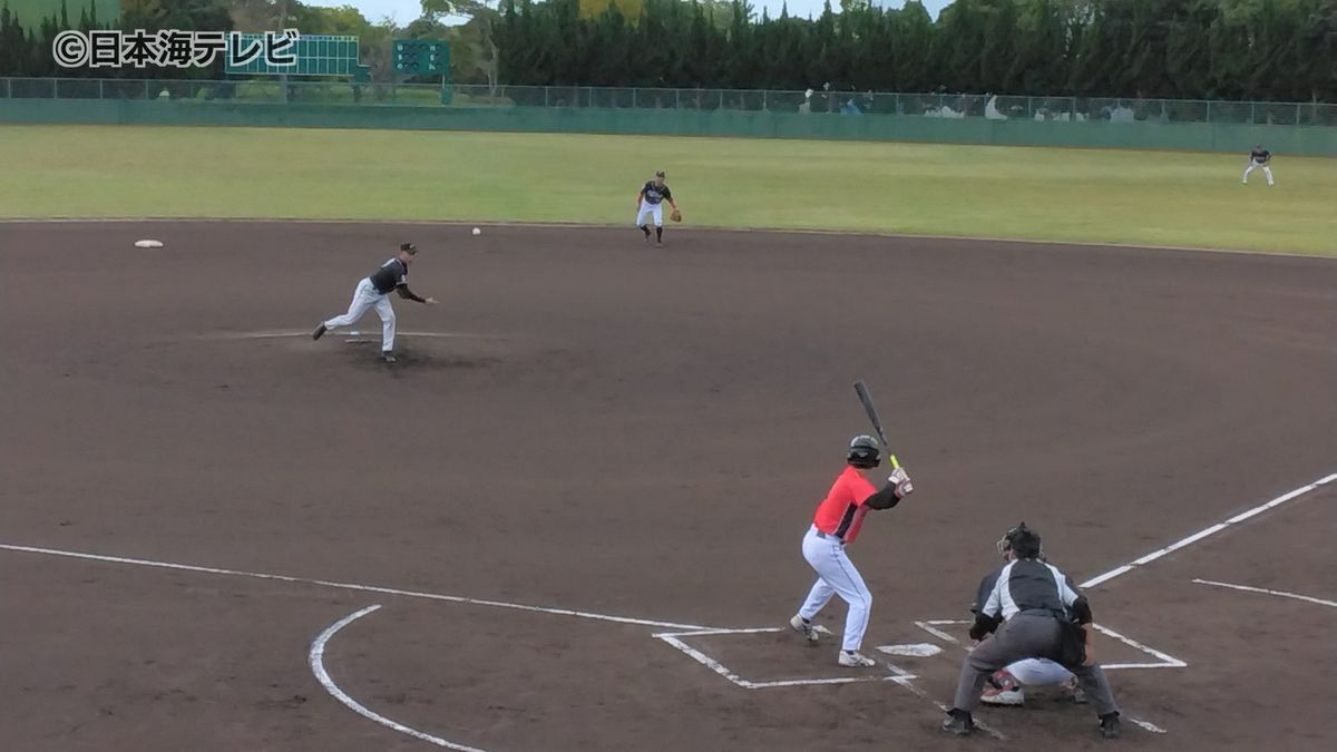 第11回読売新聞杯島根県壮年野球大会開幕 県内の予選を勝ち抜いた8チームによるトーナメント戦