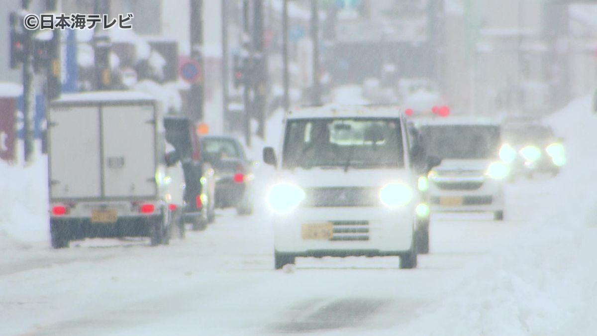 大雪のピークは越えるも引き続き降雪などに注意を 積雪40センチ超でJR 