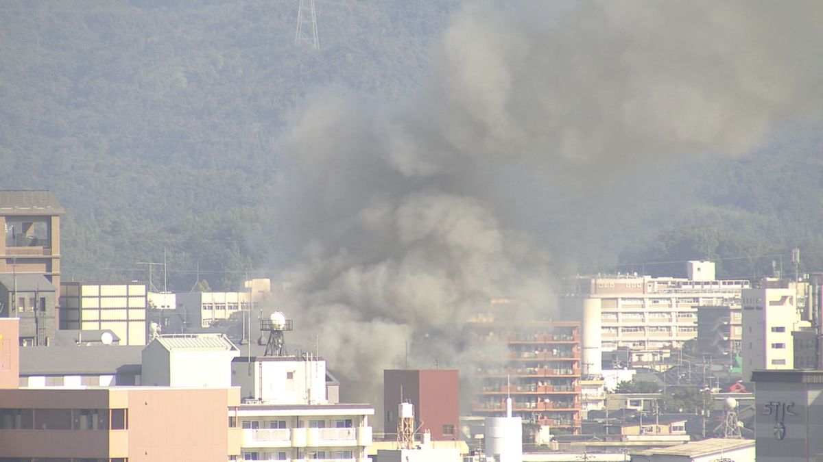 【速報】松江市の店舗兼住宅で火災 消火活動中