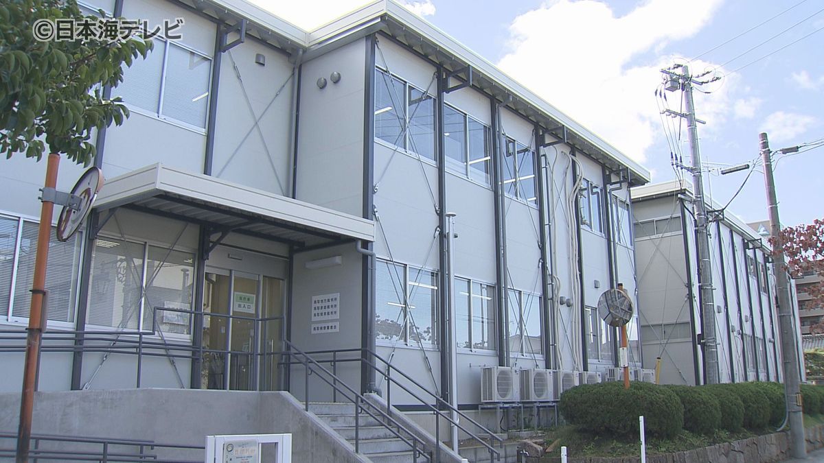 小学生の娘をハンマーの持ち手で殴りけが 鳥取地裁は懲役1年4か月の実刑判決