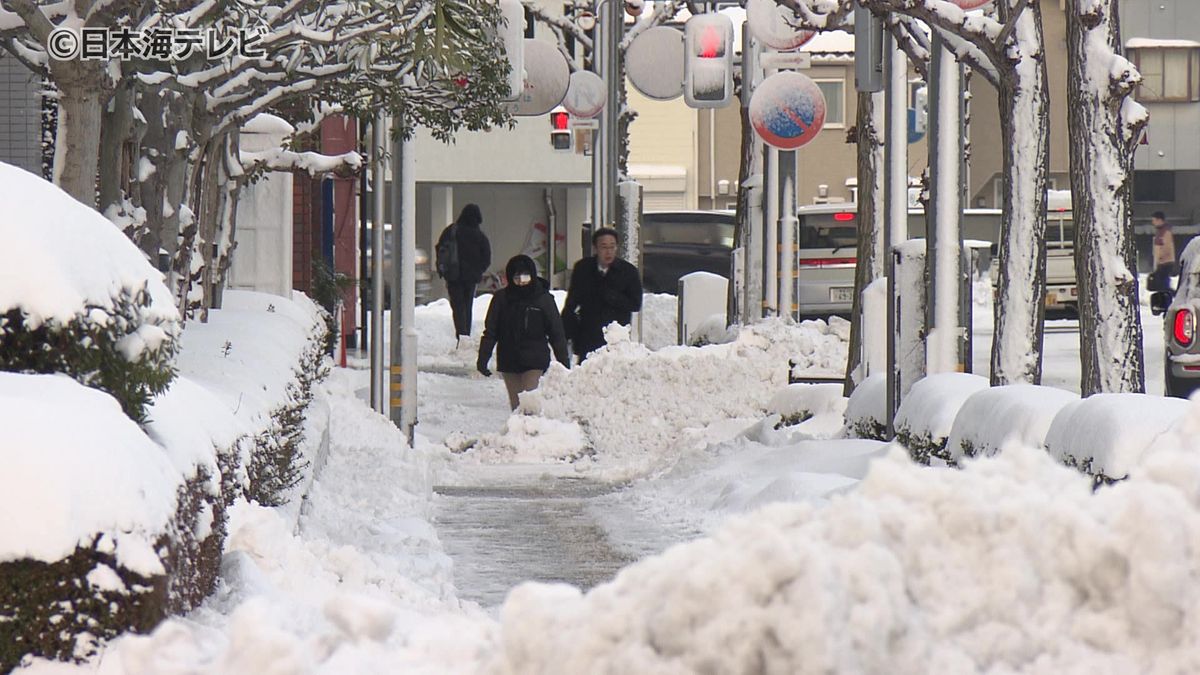 強い寒気の影響で山陰各地で降雪続く　6日午後は一旦止む見込みも日付けが変わるころから再び降り始める予報