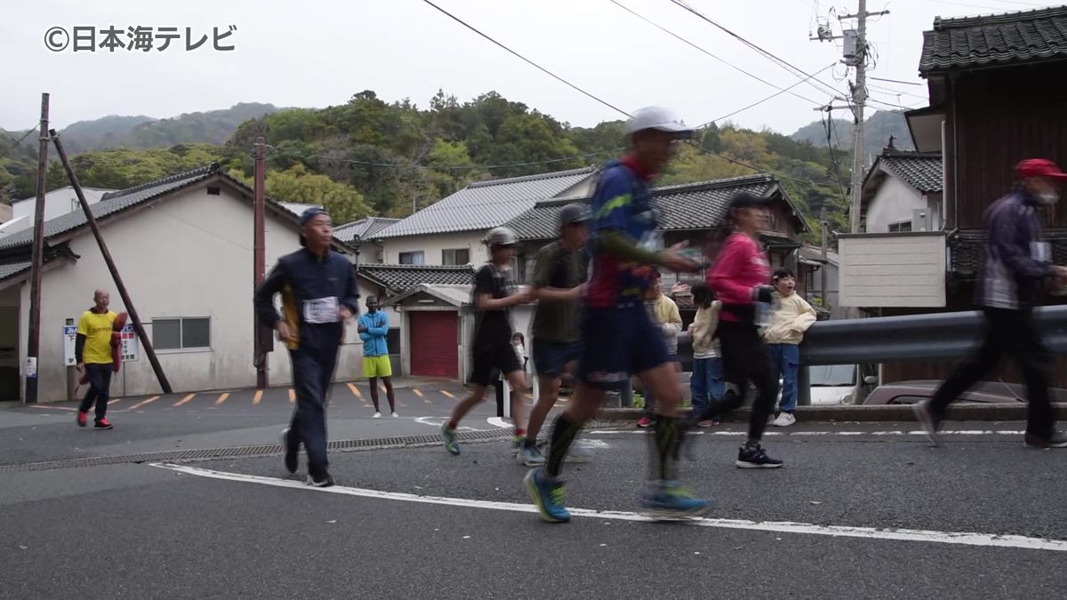 ランニング愛好家たちによるクロスカントリー大会　一時孤立状態にもなった出雲市大社町日御碕地区を盛り上げようと企画　島根県出雲市