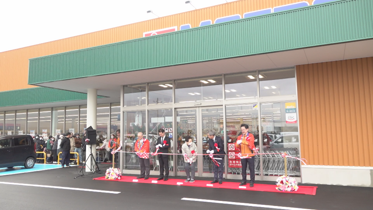 地域スーパー撤退相次ぐなか…なぜ“拡大”？　五所川原市金木に「マエダ」新店舗オープン