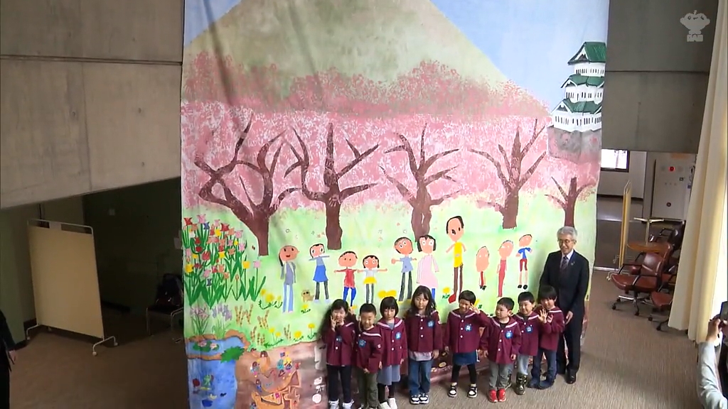 万博に展示！弘前市の園児が描いた「世界一大きな絵」が完成 岩木山や