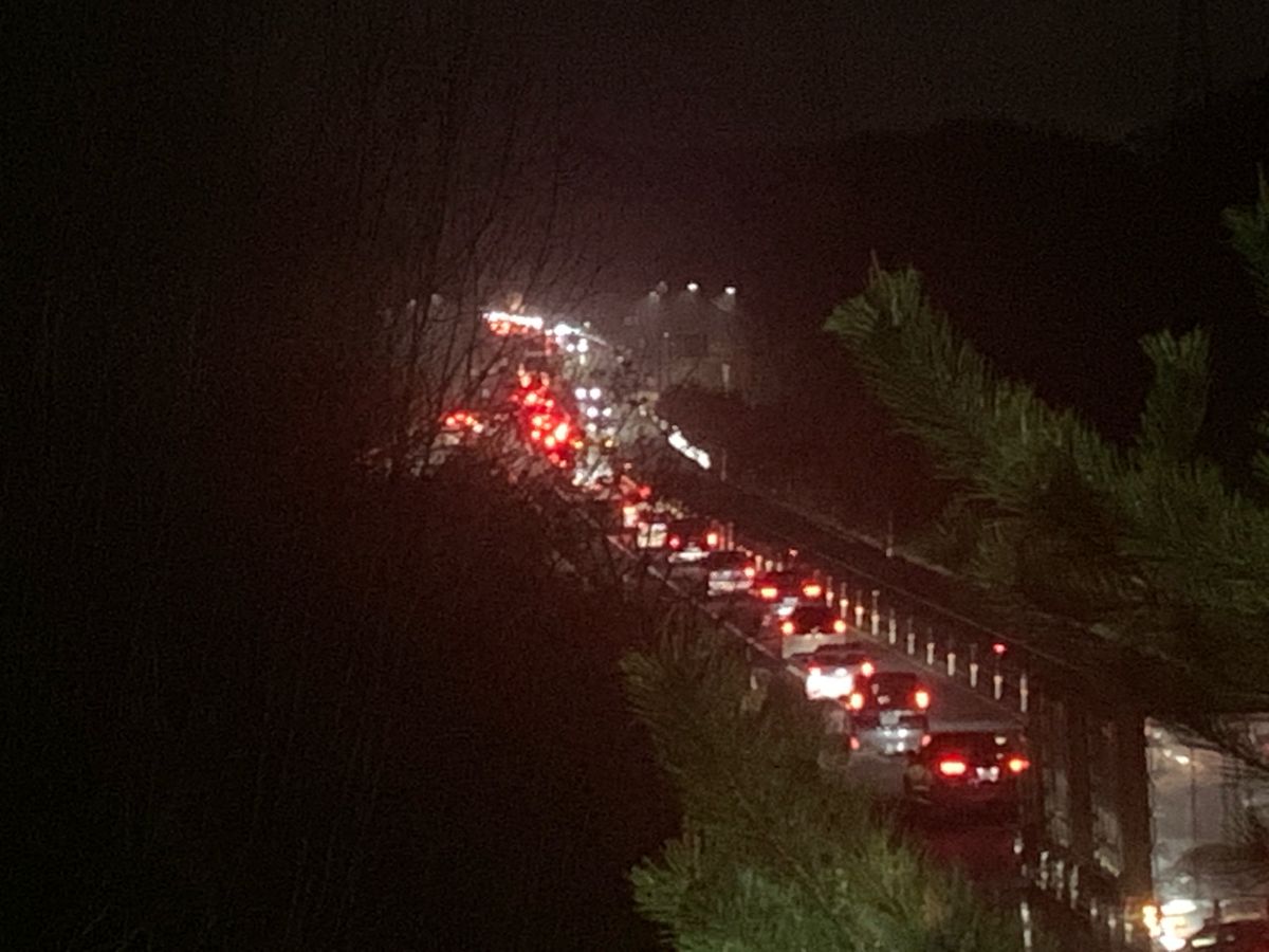 【追記あり】三陸道が車の衝突事故で通行止め 1人意識不明で搬送か