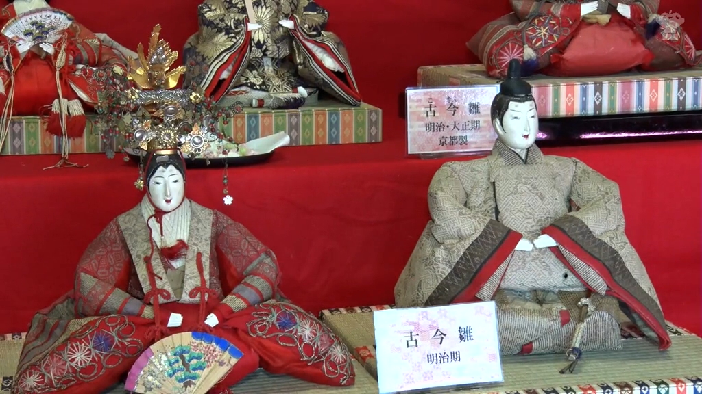 江戸時代の「大名雛」など600体が集結！八戸の登録有形文化財「更上閣