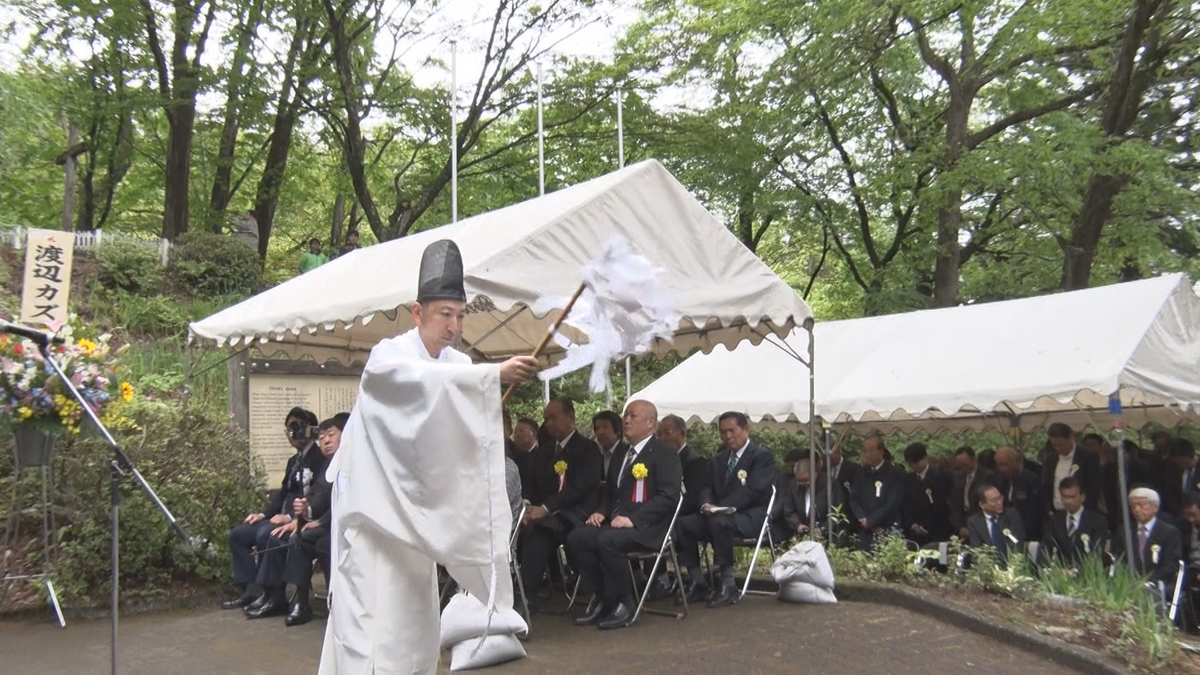 【奇祭】“キリストの墓”に神主が祝詞奏上!? 獅子舞と盆踊り「ナニャドヤラ」で神秘とロマンに思いはせる「キリスト祭」 青森県新郷村(2025年 ...