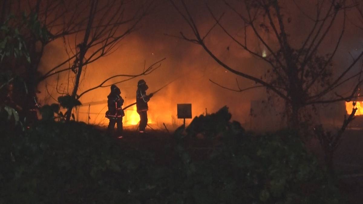 2棟全焼の火事　遺体は火元の女性（79）と判明　青森県八戸市