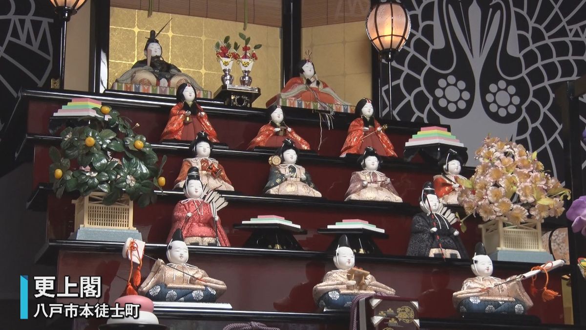 雛祭 優雅な人形ずらり ひなまつり展 顔がうつむく江戸風と公家の装いを意識した京風の違い 八戸 更上閣（2025年3月1日掲載）｜青森放送NEWS NNN