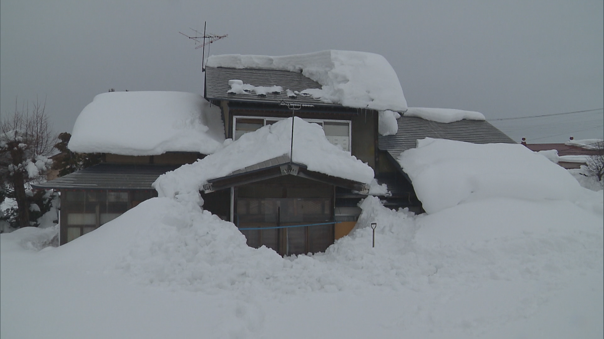 雪下ろし中の事故か　70才の男性が死亡　青森県弘前市