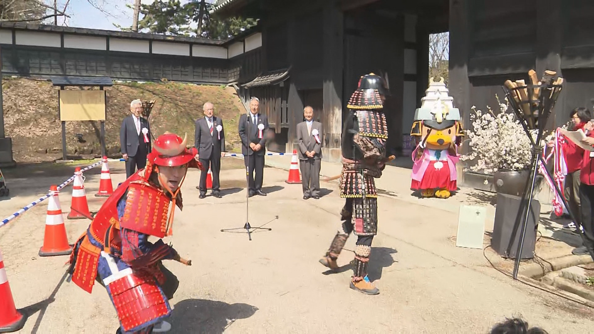 “日本一の桜の名所”弘前公園で「弘前さくらまつり」が開幕!早咲き対応で前倒しの開幕で20日間開催 今年で見納めの景色も… 青森県
