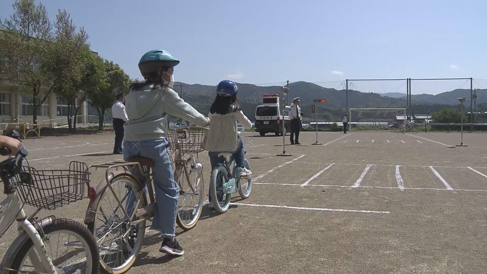 安芸市の小学校で交通安全教室