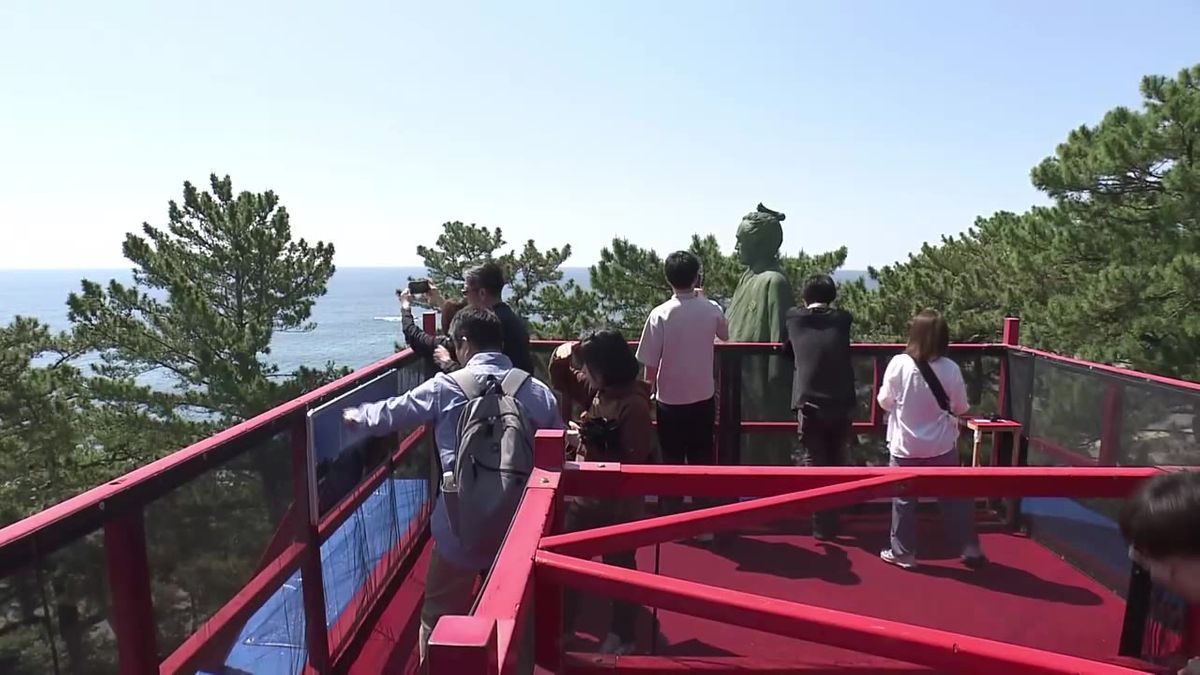 観光名所・桂浜 GWのにぎわい 『波も大きくてビックリ！』龍馬に大接近・桂浜水族館も【高知】
