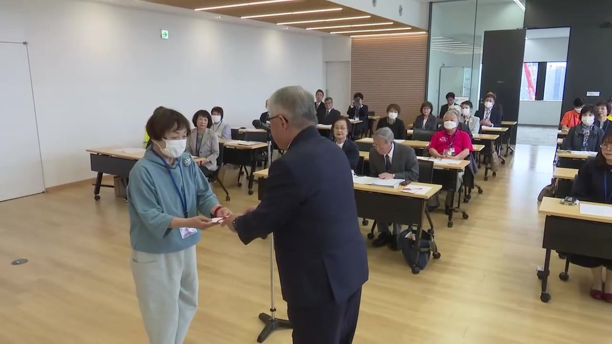高齢者福祉に貢献している団体に284万円 高知放送NPO高齢者支援基金贈呈式【高知】