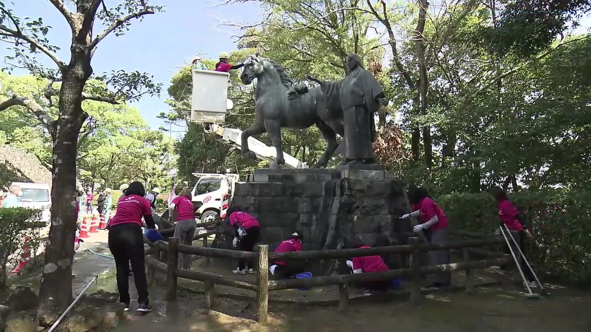 春の観光シーズン前にお化粧直し！山内一豊の妻・千代の銅像を清掃【高知】