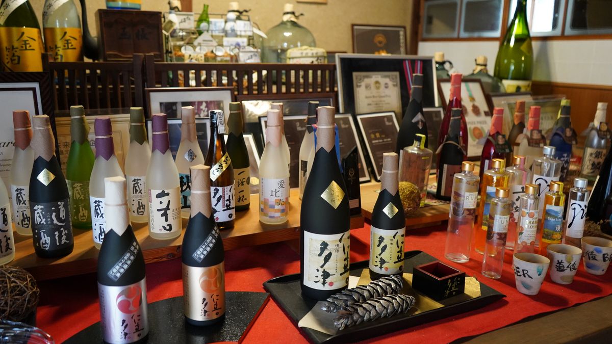 日本酒、地ビール、クラフトジンなど6種200品目を手がける