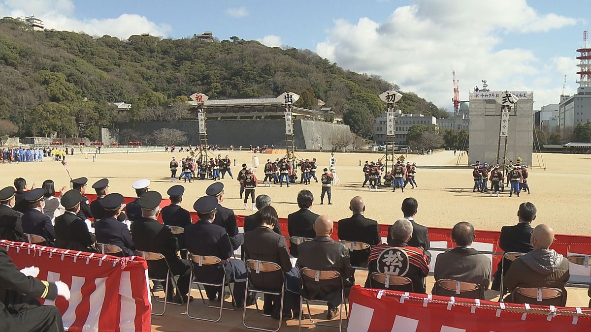 松山市消防出初式　大学生消防団も「古典竹梯子」に初参加　火災が増加傾向…防火・防災意識高めて