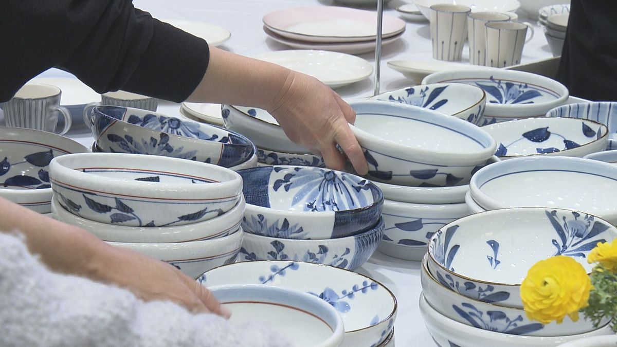 【愛媛】恒例の「砥部焼まつり」が開幕 約10万点が2割引きで