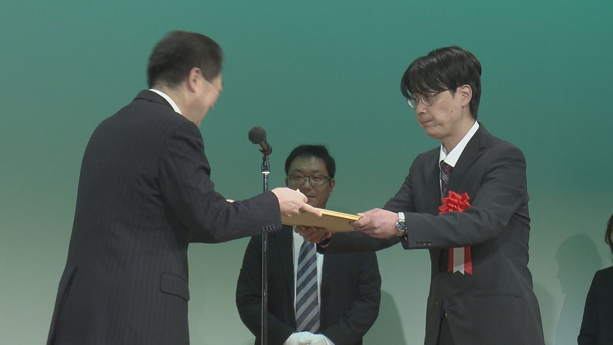 「坊っちゃん文学賞」福岡県の髙山幸大さん「恩返し」が大賞に 認知症介護を描く